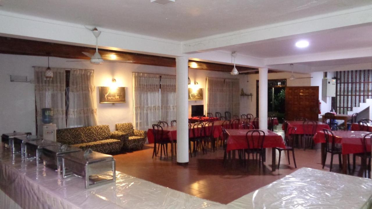 Saranga Holiday Inn Wellawaya Ngoại thất bức ảnh