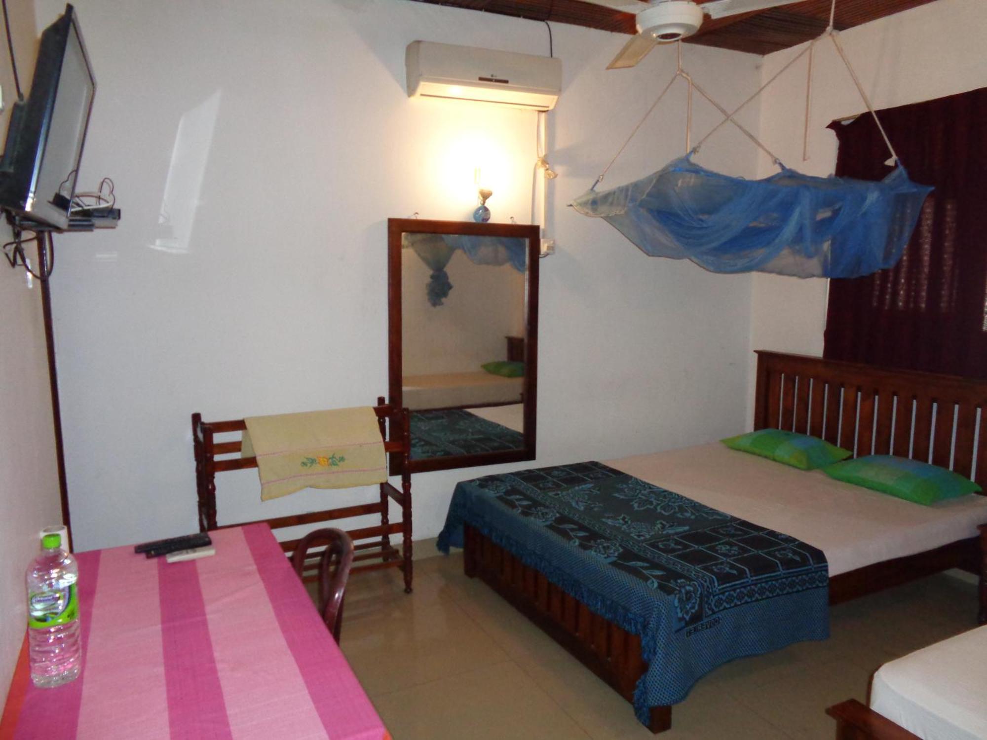Saranga Holiday Inn Wellawaya Phòng bức ảnh